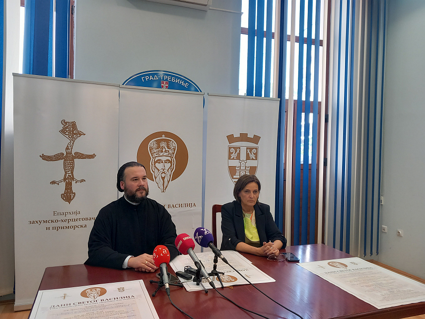 ТРЕБИЊЕ, 8.МАЈА /СРНА/ - Манифестација "Дани Светог Василија" посвећена великом светитељу и чудотворцу Светом Василију Острошком биће одржана од сутра 9. маја до 12. маја када је и празник Светог Василија Острошког и Tврдошког, најављено је на конференцији за медије.