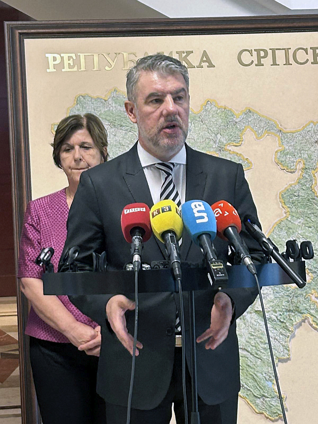 БАЊАЛУКА, 10. ЈУНА /СРНА/ - Министар здравља и социјалне заштите Републике Српске Ален Шеранић рекао је да ће пројекат правилне исхране у предшколским и школским установама у Српској бити проширен, као и да сви сектори друштва морају да се укључе у промоцију здравља и превенцију болести.