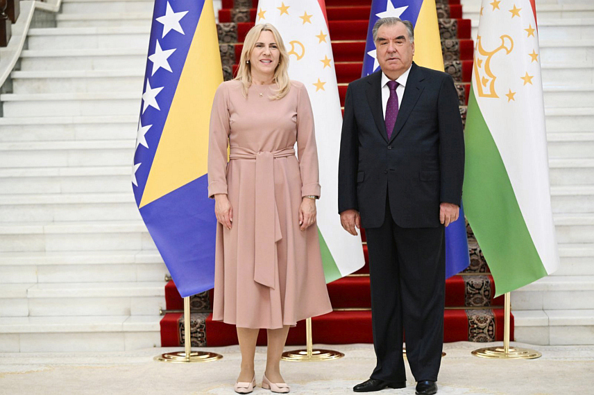 ДУШАНБЕ, 10. ЈУНА /СРНА/ - Српски члан Предсједништва БиХ Жељка Цвијановић састала се данас у Душанбеу са предсједником Tаџикистана Емомалијем Рахмоном и том приликом посебно је наглашен значај јачања веза у областима као што су економија, трговина енергетика и туризам.