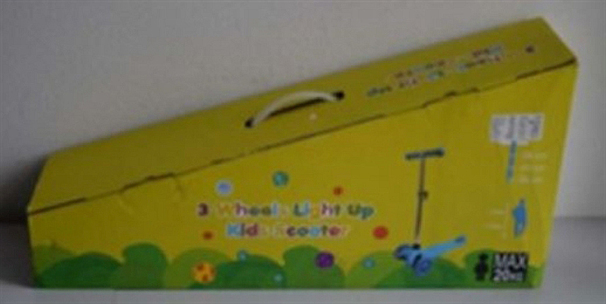 САРАЈЕВО, 10. ЈУНА /СРНА/ - Са тржишта БиХ повучен је дјечији скутер са три точка која свијетле кинеског произвођача, јер не испуњава захтјеве стандарда БАС ЕН 71-1+А1:2019 механичка и физичка својства.