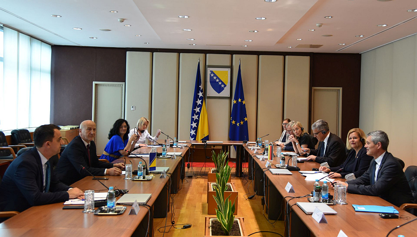 САРАЈЕВО, 11. ЈУНА /СРНА/ -Замјеник министра безбједности у Савјету министара Ивица Бошњак на састанку са министром унутрашњих послова Њемачке Ненси Фејзер.