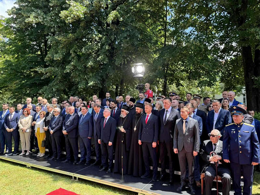 САРАЈЕВО, 11. ЈУНА /СРНА/ - Замјеник министра одбране у Савјету министара Александар Гогановић присуствовао отварању Канцеларије Амбасаде Руске Федерације у БиХ у Бањалуци.