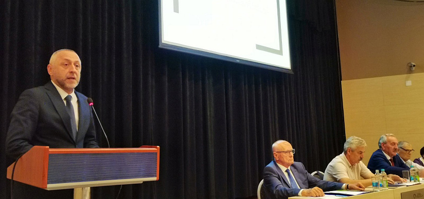 ТЕСЛИЋ , 12. JУНА /СРНА/ - Министар рада и борачко-инвалидске заштите Републике Српске Данијел Егић на Извјештајној скупштини Удружења пензионера Републике Српске.