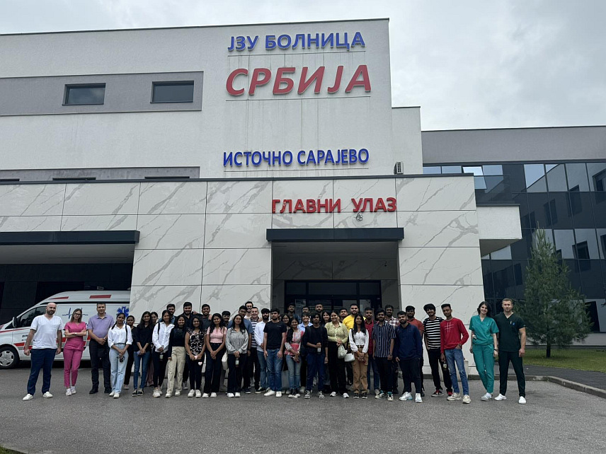 ИСТОЧНО САРАЈЕВО, 12. ЈУНА /СРНА/ - Болницу "Србија" у Источном Сарајеву данас су посјетили студенти Медицинског факултета у Фочи који су упознати са организацијом, процесом рада и здравственим услугама које су доступне пацијентима у овој здравственој установи.