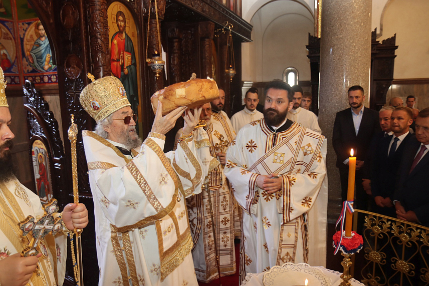 БАЊАЛУКА, 13. ЈУНА /СРНА/ - Служењем Свете архијерејске литургије и литијом око Храма Христа Спаситеља почело је обиљежавање славе града - Спасовдaнa, као и славе овог храма./ФОТО Борислав Здриња/