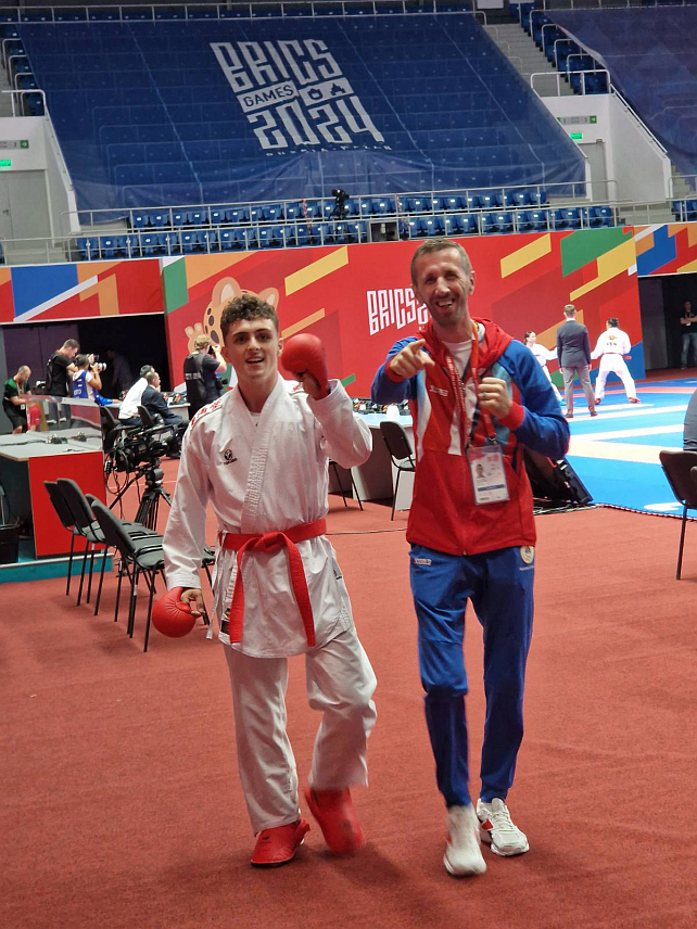 КАЗАЊ, 14. ЈУНА /СРНА/ - Каратиста Павле Дујаковић из репрезентације Републике Српске освојио је данас бронзану медаљу на спортским играма БРИКС-а у Казању.