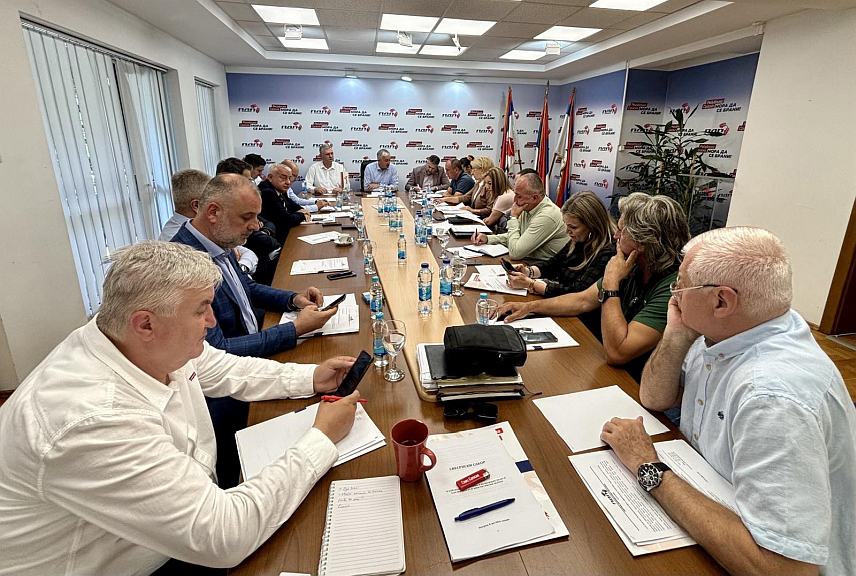 БАЊАЛУКА, 14. ЈУНА /СРНА/ - Сједница Предсједништва ПДП-а одржана данас у Бањалуци.