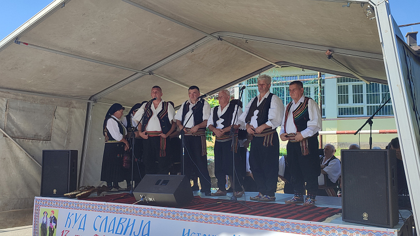 ИСТОЧНО НОВО САРАЈЕВО, 15. ЈУНА /СРНА/ - У мјесту Тилава у општини Источно Ново Сарајево данас је одржан Сабор изворног пјевања на којем је наступило 20 културно-умјетничких друштава и група изворног пјевања.