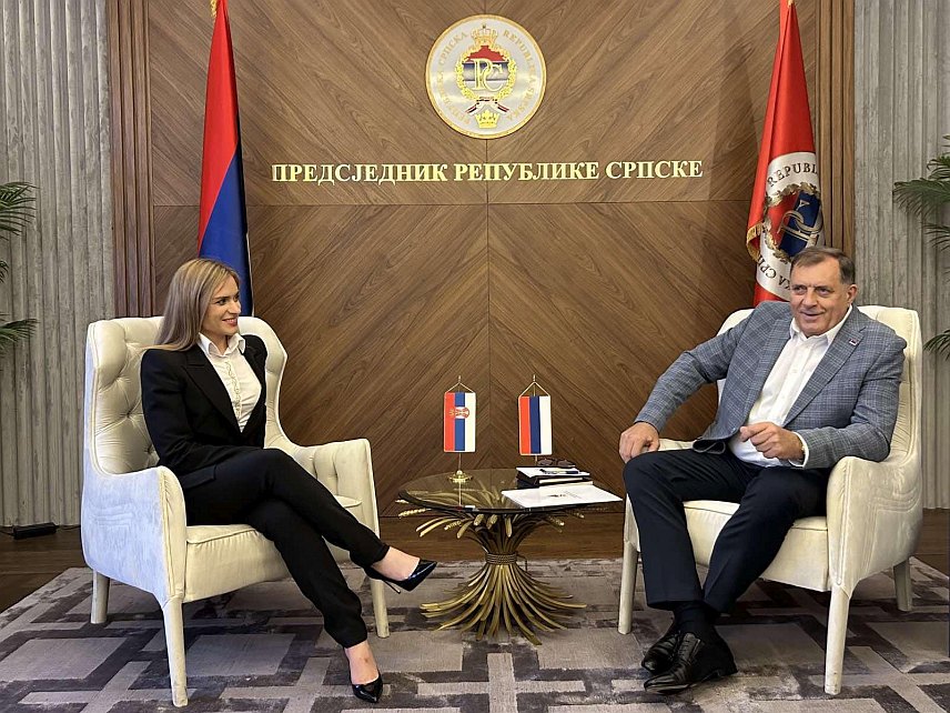 БАЊАЛУКА, 17. ЈУНА /СРНА/ - Састанак предсједника Републике Српске Милорада Додика са министром за бригу о породици и демографију Србије Милицом Ђурђевић Стаменковски у Палати Републике у Бањалуци./фото Борислав Здриња/