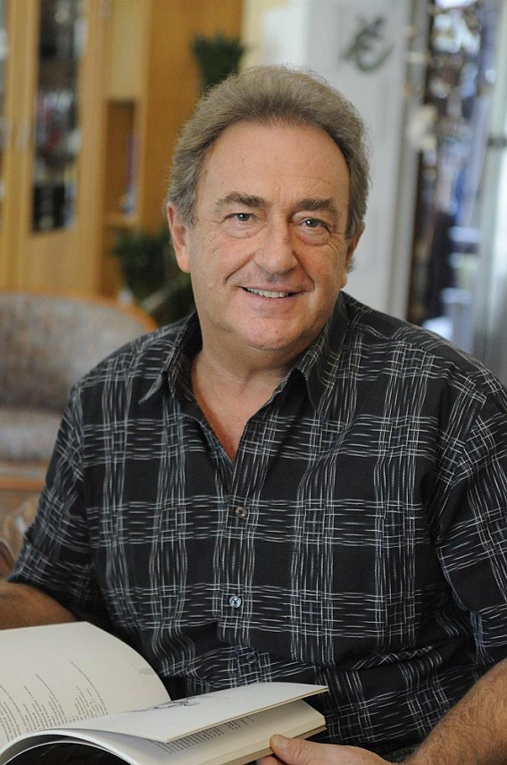 НОВИ САД, 17. ЈУНА /СРНА/ - Престижна међународна књижевна награда "Бранко Радичевић" припала је ове године угледном мађарском пјеснику Иштвану Турцију, одлучио је жири Бранковог кола.