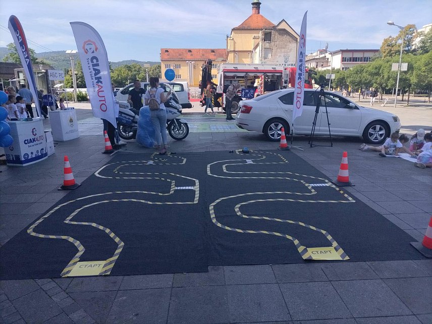 БАЊАЛУКА, 18. ЈУНА /СРНА/ - Превентивна кампања "Лако је брзину смањити" чији је циљ повећање нивоа безбједности саобраћаја у Српској смањењем броја возача који возе непрописном брзином.