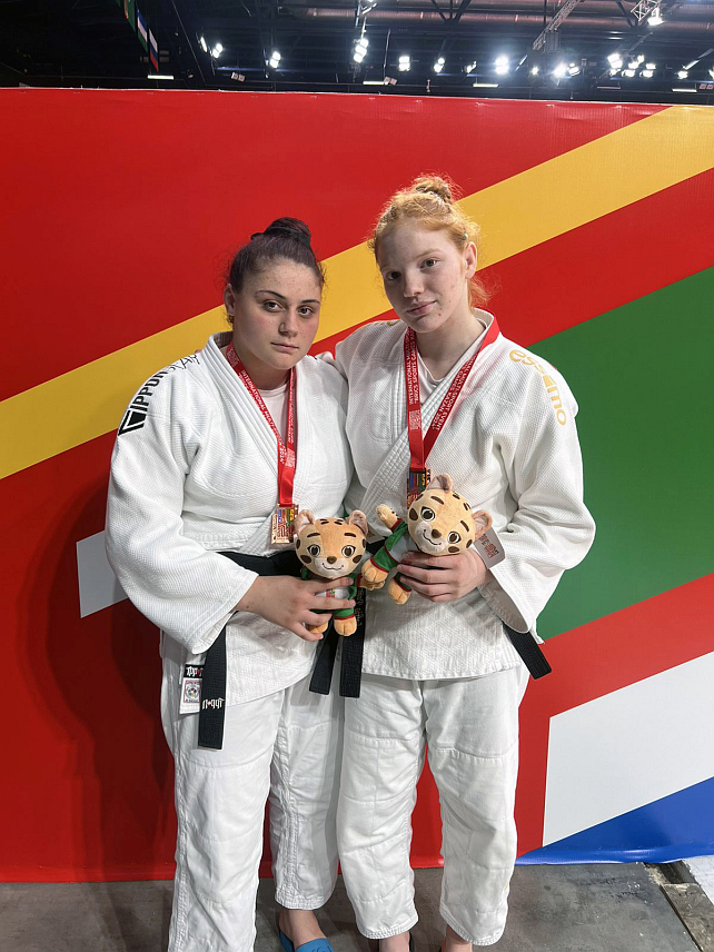КАЗАЊ, 21. ЈУНА /СРНА/ - Репрезентативке Републике Српске у џудоу Лана Бјелица и Софија Пајић.