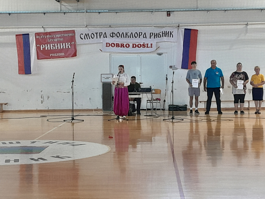 РИБНИК, 22. ЈУНА /СРНА/ - "Видовданска смотра фолклора" одржана је у Превији у општини Рибника гдје су се културно-умјетничка друштва представила кореографијама које чувају традицију и обичаје у њиховим крајевима.