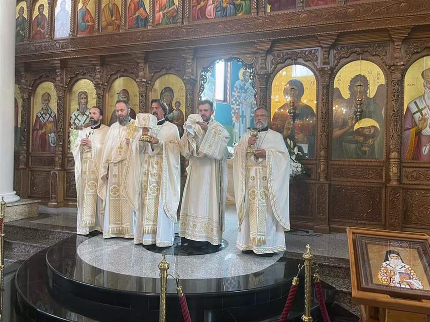 БРОД, 24. ЈУНА /СРНА/ - У Броду је данас обиљежено 130 година од изградње старог храма, који је до 1911. године био посвећен празнику Тројице, а на чијем је мјесту подигнут садашњи Храм Покрова Пресвете Богородице