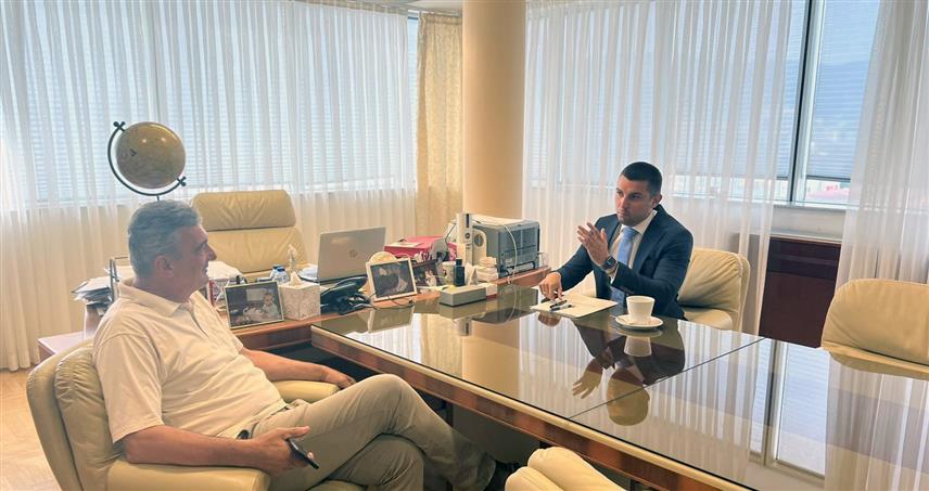 БАЊАЛУКА, 26. ЈУНА /СРНА/ - Министар трговине и туризма Републике Српске Денис Шулић разговарао је са начелником општине Петровац-Дринић Драгом Ковачевићем.