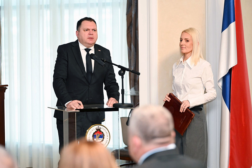 БАЊАЛУКА, 27. ЈУНА /СРНА/ - Mинистар за научнотехнолошки развој и високо образовање Републике Српске Жељко Будимир изјавио је да је циљ да се покрену и реализују пројекти у области науке, као и да ће научно-истраживачки потенцијал бити стављен у фокус рада Научно-технолошког парка Српске.