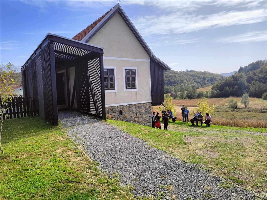 КРУПА НА УНИ, 27. ЈУНА - Спомен-кућа књижевника Бранка Ћопића у мјесту Хашани у општини Крупа на Уни.