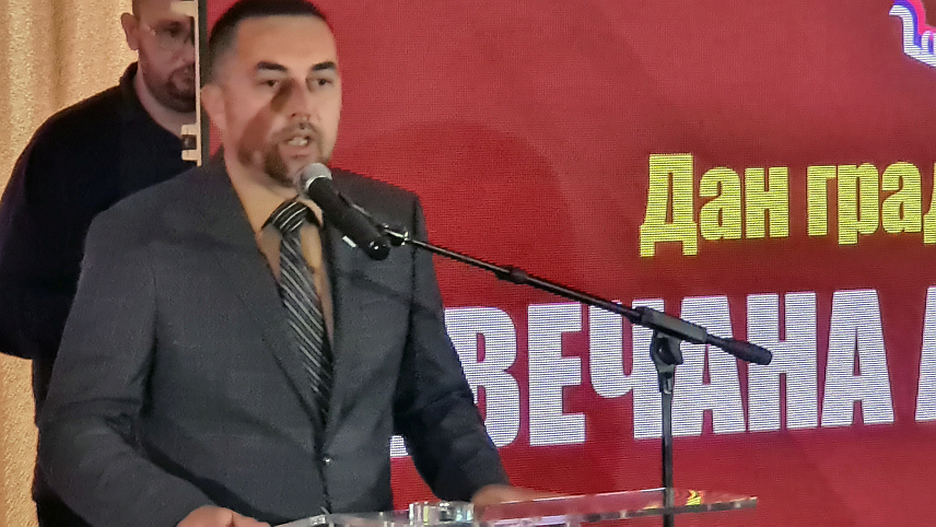 ДОБОЈ, 27. ЈУНА /СРНА/ - Градоначелник Добоја Борис Јеринић поручио је да је овај град мултиетничан, успјешан и отворен за све грађане и инвеститоре, те за 4. септембар најавио отварање нове болнице.