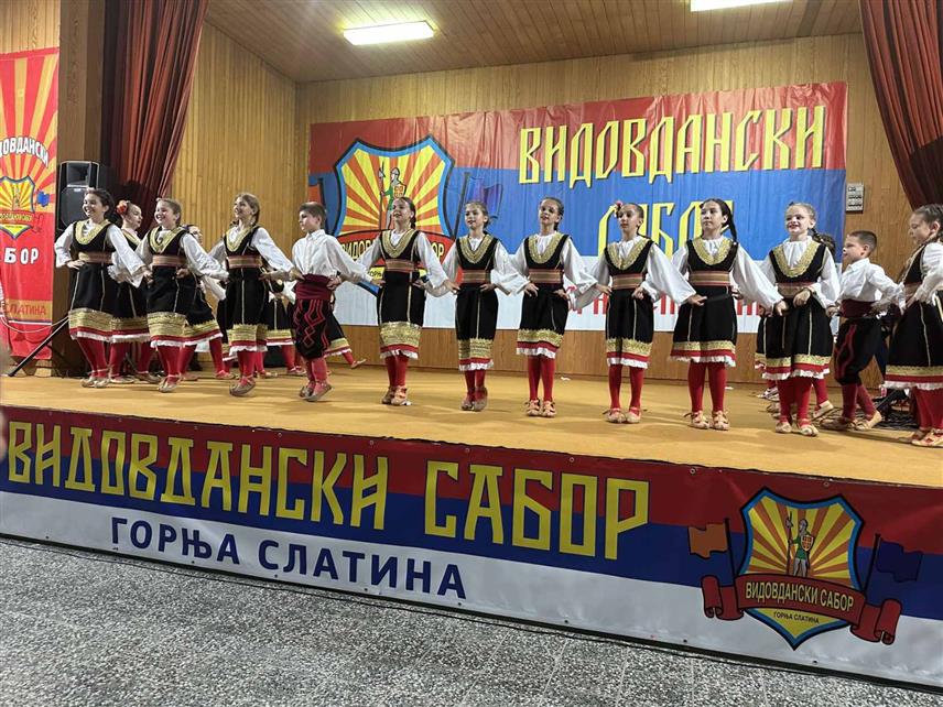 ШАМАЦ, 27. ЈУНА /СРНА/ - У Горњој Слатини код Шамца вечерас је одржана свечана академија поводом Видовдана и отворен традиционални "Видовдански сабор".