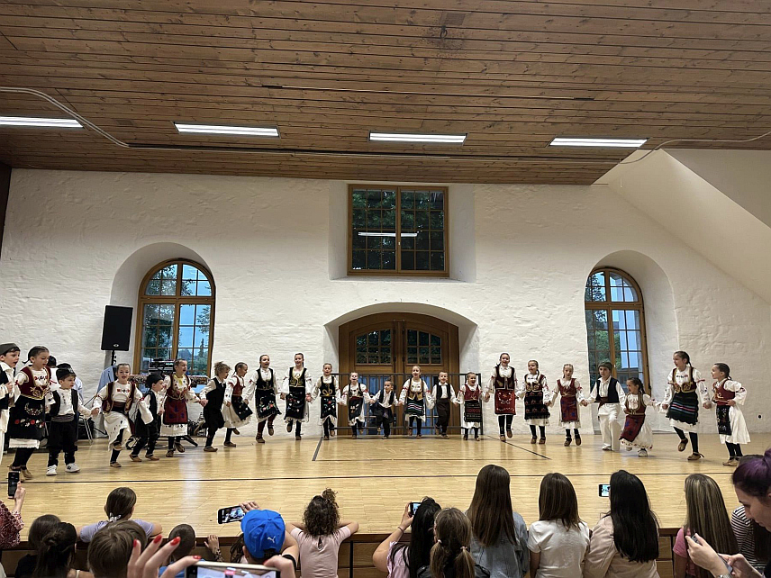 ШАМАЦ, 3. ЈУНА /СРНА/ - Делегација Општинске управе Шамац, предвођена, начелником Ђорђем Милићевићем присуствовала је у Ландгастхоф Штернену у Швајцарској 20. јубиларним "Слатинским сусретима".