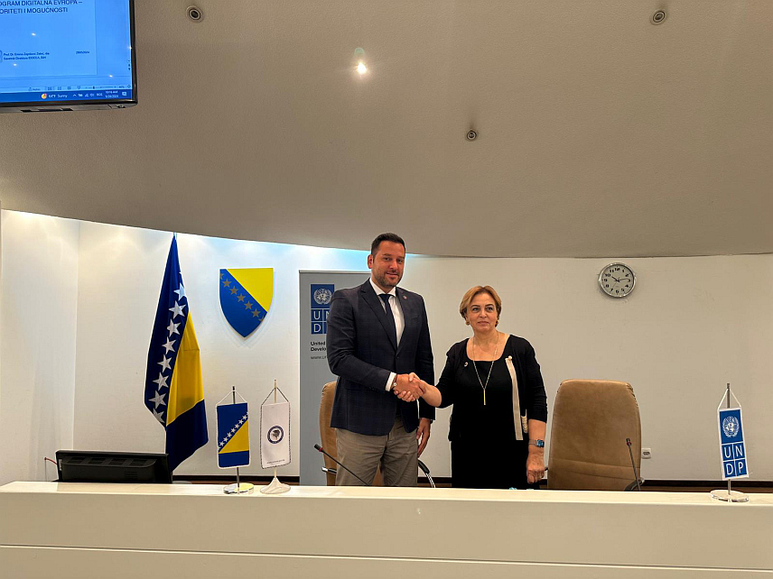 САРАЈЕВО, 4. ЈУНА /СРНА/ - Агенција за идентификационе документе, евиденцију и размјену података БиХ /ИДДЕЕА/ и Развојни програм УН потписали су Меморандум о разумијевању, који ће допринијети унапређењу јавних услуга у БиХ.