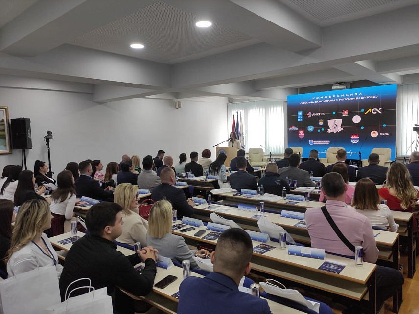 БАЊАЛУКА, 4. ЈУНА /СРНА/ - У просторијама бањалучког Правног факултета одржава се 5. конференција о теми "Локална самоуправа у Републици Српској", уз присуство бројних републичких званичника.