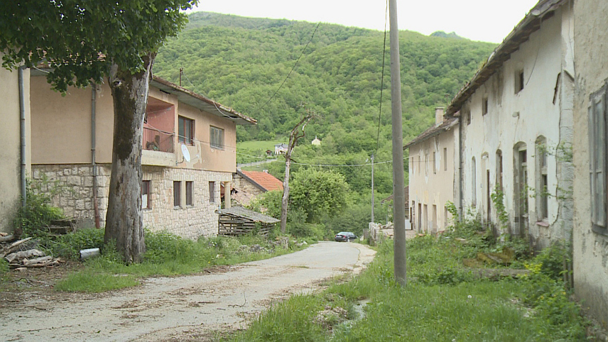 КАЛИНОВИК, 4. ЈУНА /СРНА/ – Улог се дијели између Калиновика, Невесиња и Гацка,у Улогу је живјело више од 4.000 становника, а прошле зиме у самом Улогу заноћило је само 14 душа.