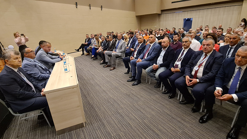 ТЕСЛИЋ , 5. JУНА /СРНА/ - Министар пољопривреде, шумарства и водопривреде Републике Српске Саво Минић вечерас је у Бањи Врућици отворио међународни научни скуп 29. Годишње савјетовање доктора ветеринарске медицине Републике Српске, и поручио да је струка донијела низ квалитетних одлука по Српску и земље региона.