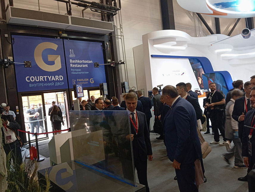 САНКT ПЕTЕРБУРГ, 6. ЈУНА /СРНА/ - Предсједник Републике Српске Милорад Додик састао се данас у Санкт Петербургу са руководством компаније "Руске жељезнице", јавља извјештач Срне.