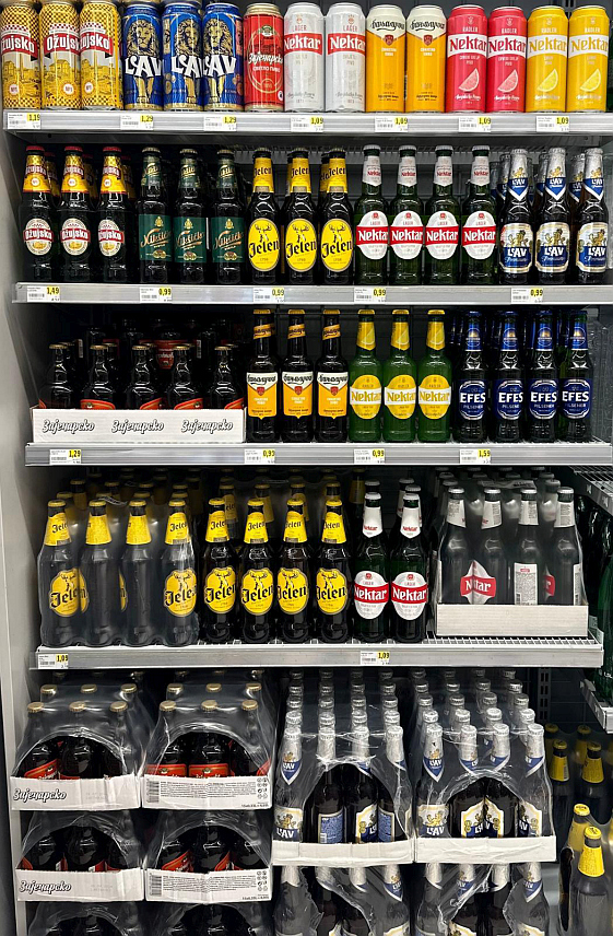 БАЊАЛУКА, 7. ЈУНА /СРНА/ - Производи Бањалучке пиваре од сада су доступни у неколико пословница трговинског ланца "Шпар" у Бечу, а пласман је договорен уз подршку Представништва Републике Српске у Аустрији.