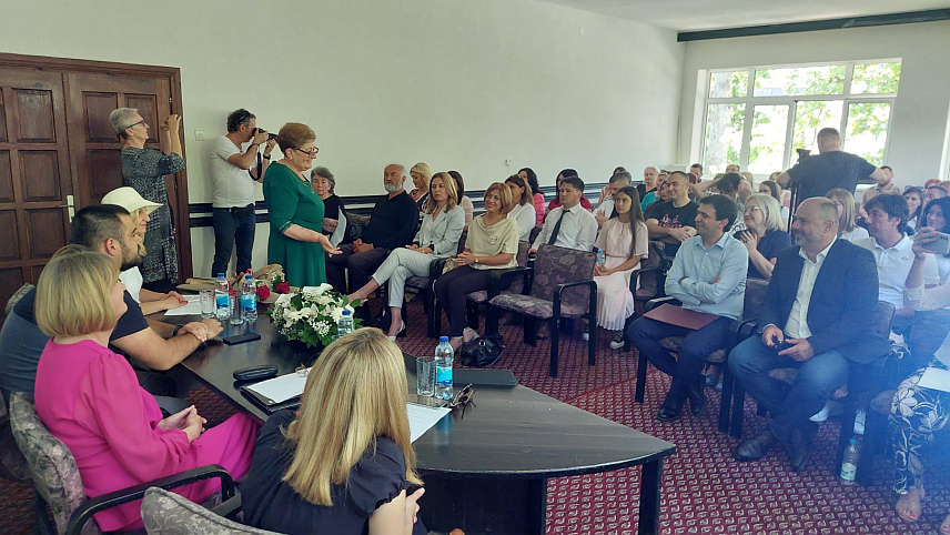 ВИШЕГРАД, 7. ЈУНА /СРНА/ - У Центру за културу "Иво Андрић" данас су одржани 28. Сусрети библиотекара Републике Српске у склопу традиционалне манифестације "Вишеградска стаза".