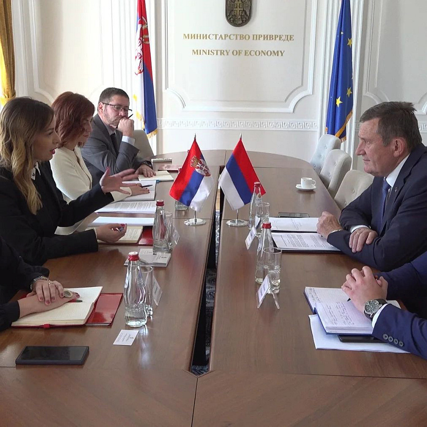 БЕОГРАД, 7. ЈУНА /СРНА/ - Министар привреде и предузетништва Републике Српске Војин Митровић разговарао је са министром привреде Србије Адријаном Месаровић о досадашњој привредној сарадњи Републике Српске и Србије, као и о изналажењу могућности за њено даље унапређење у наредном периоду.