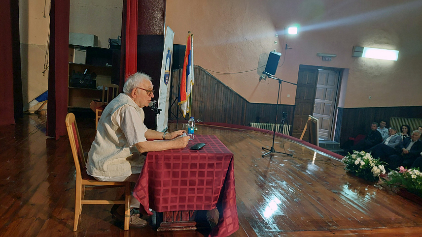 ВИШЕГРАД, 7. ЈУНА /СРНА/ - У Културном центру "Иво Андрић" вечерас је отворена културна манифестација "Вишеградска стаза" посвећена имену и дјелу нобеловца Ива Андрића.