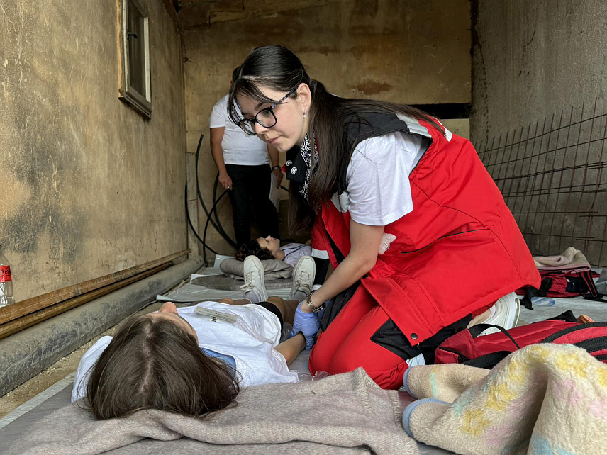 ПАЛЕ, 8. ЈУНА /СРНА/ - На Палама је данас одржано републичко такмичење у пружању прве помоћи уз реалистички приказ повреда, стања и обољења, а учествовало је 12 екипа подмлатка и омладине Црвеног крста из Републике Српске.