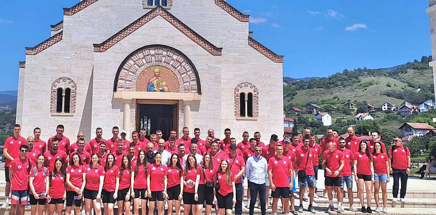 ВИШЕГРАД, 10. ЈУЛА /СРНА / - Вишеградски спортисти, њих 80, отпутовали су данас на 59. Међуопштинске омладинске игре /МОСИ/ у Ужице гдје ће се такмичити у девет дисциплина.