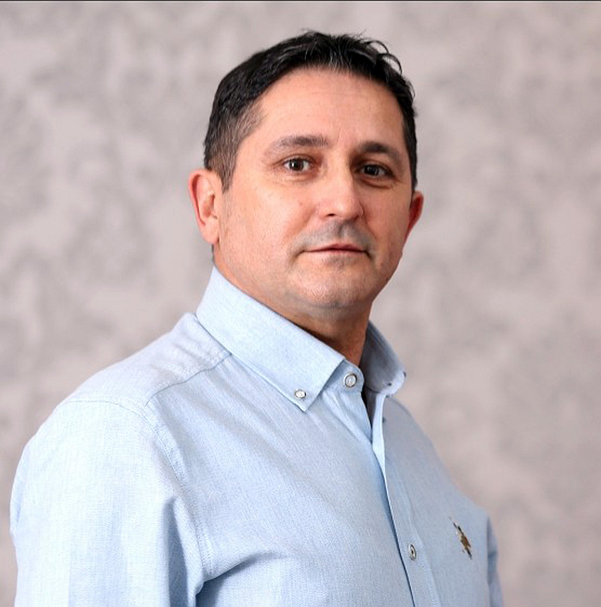 БАЊАЛУКА, 10. ЈУЛА /СРНА/ - Бивши директор Градског гробља у Бањалуци и члан Градског одбора СПС-а Жељко Грбић рекао је да лажна кампања која се води против њега и његовог рада само показује колико је ПДП уплашен и колико су спремни да иду ниско.