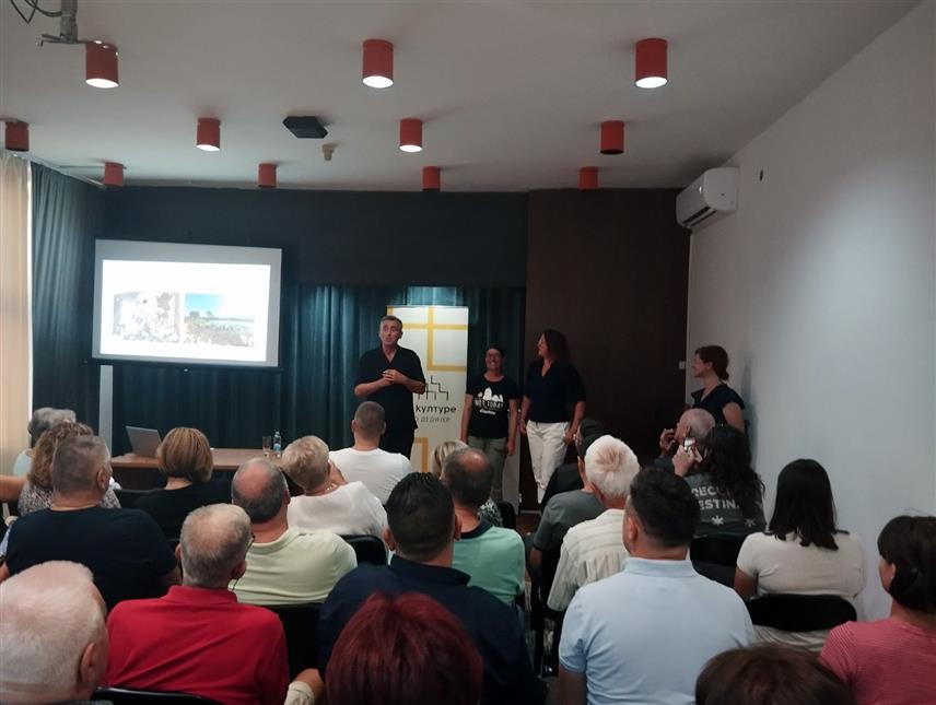 БИЛЕЋА, 11. ЈУЛА /СРНА/ - У Билећи је вечерас одржано предавање "Милавићи и Баљци 2024 - резултати археолошких истраживања и будуће перспективе".