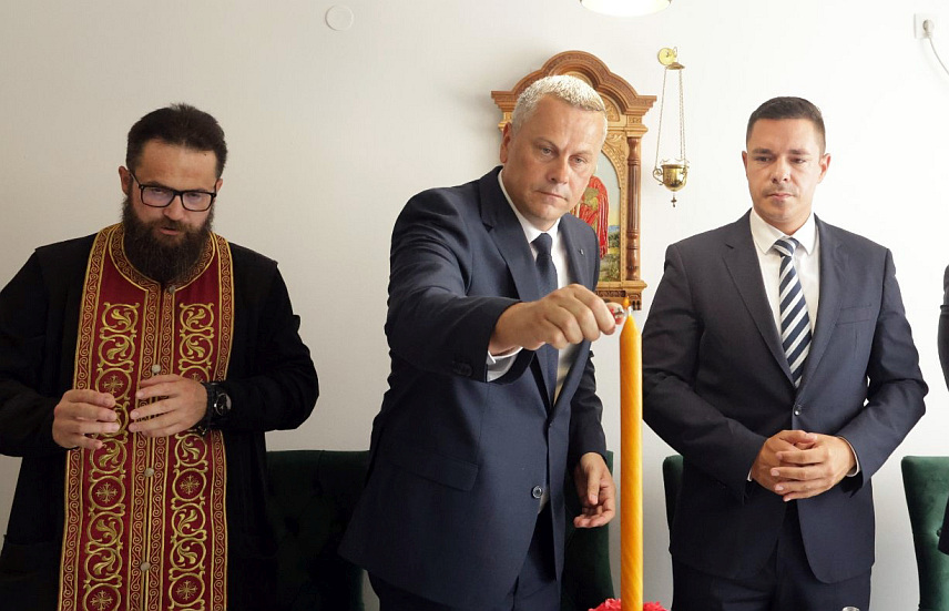 БАЊАЛУКА, 12. ЈУЛА /СРНА/ - Казнено-поправни завод Бањалука прославио је крсну славу Свете апостоле Петра и Павла, Петровдан, а обиљежавању је присуствовао и министар правде Републике Српске Милош Букејловић.