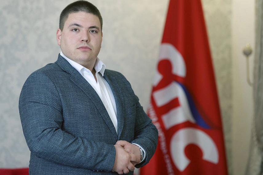 БАЊАЛУКА, 13. ЈУЛА /СРНА/ - Давид Обрадовић из Форума младих СПС Градског одбора Бањалука.