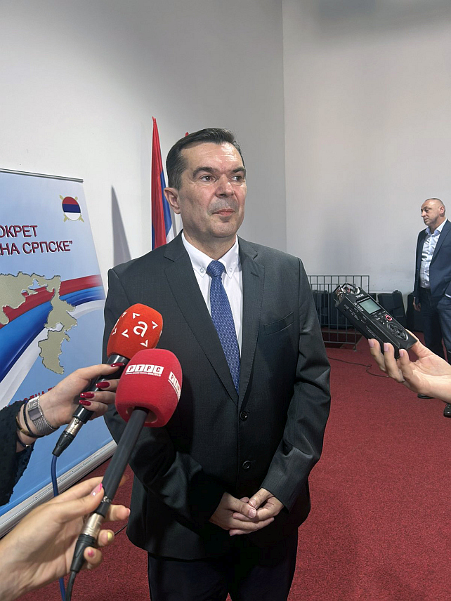 БАЊАЛУКА, 13. ЈУЛА /СРНА/ - Предсједник Покрета "Одбрана Српске" Дарко Матијашевић рекао је данас да Република Српска има и снаге и капацитета, примарано путем предсједника Републике и других институција, да се заштити од санкција које представљају притисак, механизам одмазде и знак немоћи.	
