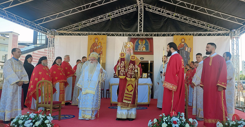 САРАЈЕВО, 13. ЈУЛА /СРНА/ - Свеепархијски сабор у спомен на свештеномученике Митрополије дабробосанске почео је јутрос код цркве Светог Василија Острошког Чудотворца у Источној Илиџи.