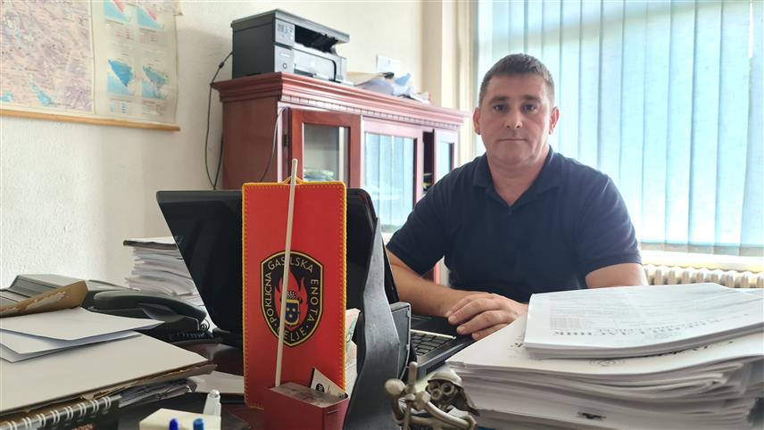 ДОБОЈ, 15. ЈУЛА /СРНА/ - Припадници Територијалне ватрогасне јединице Добој за шест мјесеци имали су укупно 125 интервенција, од којих је око 40 било гашење пожара на отвореном, махом изазваних прољећним уређењем њива, рекао је Срни директор ове јединице Милош Радоњић.