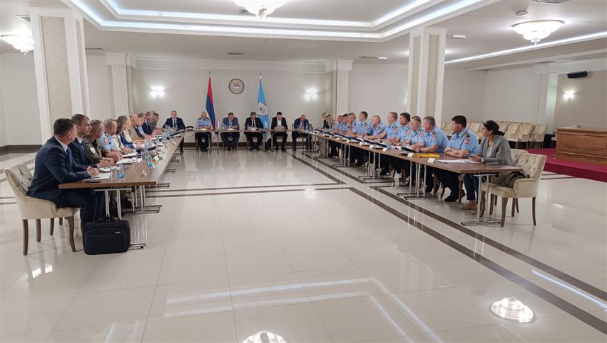 ИСТОЧНО САРАЈЕВО, 15. ЈУЛА /СРНА/ - Проширени колегијум министра унутрашњих послова Републике Српске одржан је у Источном Сарајеву у присуству предсједника Републике Милорада Додика.