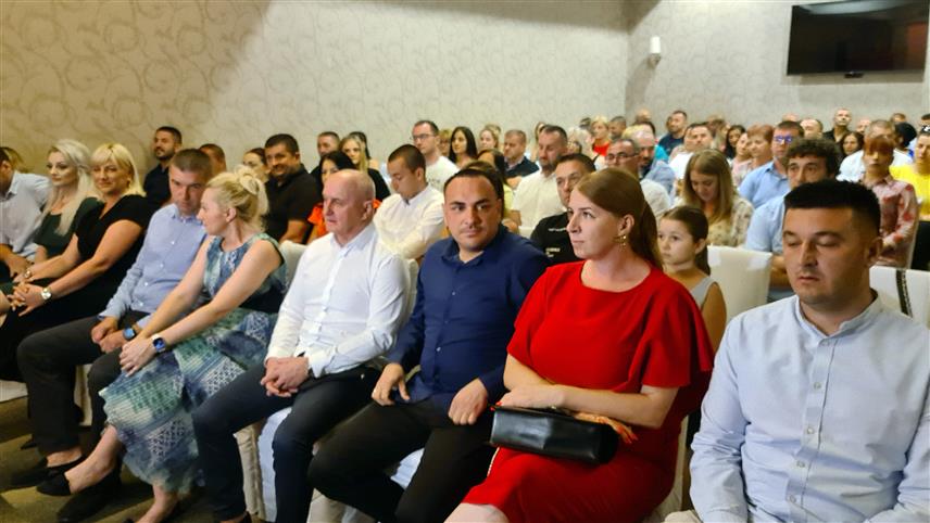 ДОБОЈ, 15. ЈУЛА /СРНА/ - Предсједник Социјалистичке партије Петар Ђокић присуствовао је представљању кандидата ове партије за локалне изборе у Добоју.