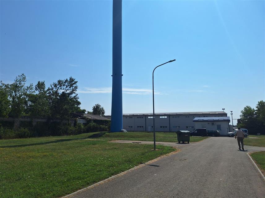 ШАМАЦ, 17. ЈУЛА /СРНА/ - Из комуналног предузећа "Водовод и канализација" у Шамцу истичу да је због екстремне врућине повећана потрошња воде, те да ће бити уложени максимални напори да не буде рестрикција.