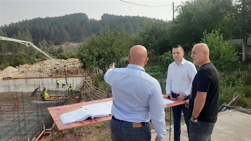 ФОЧА, 18. ЈУЛА /СРНА/ - Градња Дома за стара лица у Миљевини код Фоче тече планираном динамиком, а извођач поручује да ће сви радови бити завршени у предвиђеном року од годину дана.