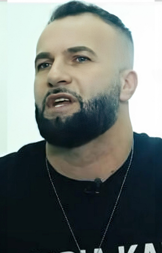 БЕОГРАД, 19. ЈУЛА /СРНА/ - Припадници Министарства унутрашњих послова /МУП/ Србије интензивно трагају за Фатоном Хајризијем који се сумњичи да је у Липничком Шору убио полицајца Николу Крсмановића и ранио његовог колегу Вјекослава Илића, а грађани се позивају на сарадњу у потрази.