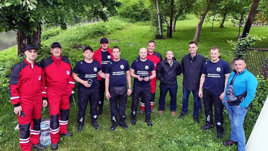 ДОБОЈ, 20. ЈУЛА /СРНА/ - Задовољство што се пронађе нестала особа и захвалност лица који потражују своје најмилије јер нису сами, осјећај је и мотив који нема цијену за сваког спасиоца, изјавио је Срни члан Управног одбора добојског Удружења грађана "Спасилачки тим" Ален Петковић.	
