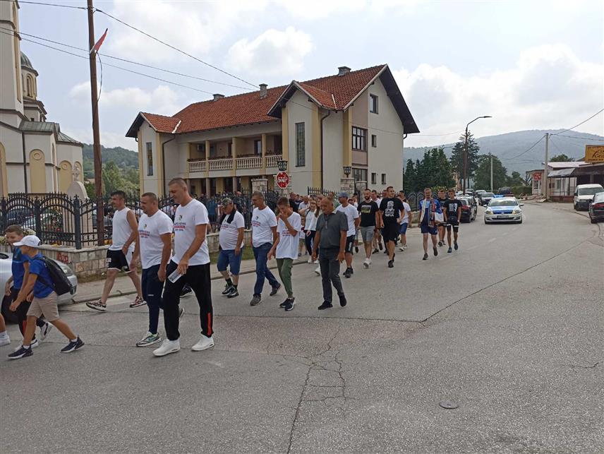 ИСТОЧНО САРАЈЕВО, 21. ЈУЛА /СРНА/ - Традиционалним "Маршом одбране Војковићи-Илињача" и историјским часом почело је обиљежавање 4. августа, Дана одбране Војковића, Грлице и Крупца у Одбрамбено-отаџбинском рату која је била кључна за очување Сарајевско-романијске регије.