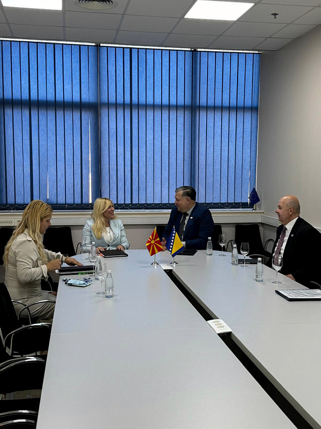 МОСТАР, 23. ЈУЛА / СРНА/ - Замјеник министра иностраних послова у Савјету министара Јосип Бркић на састанку са генералним секретаром Министарства иностраних послова Сјеверне Македоније Еленом Кузмановском.